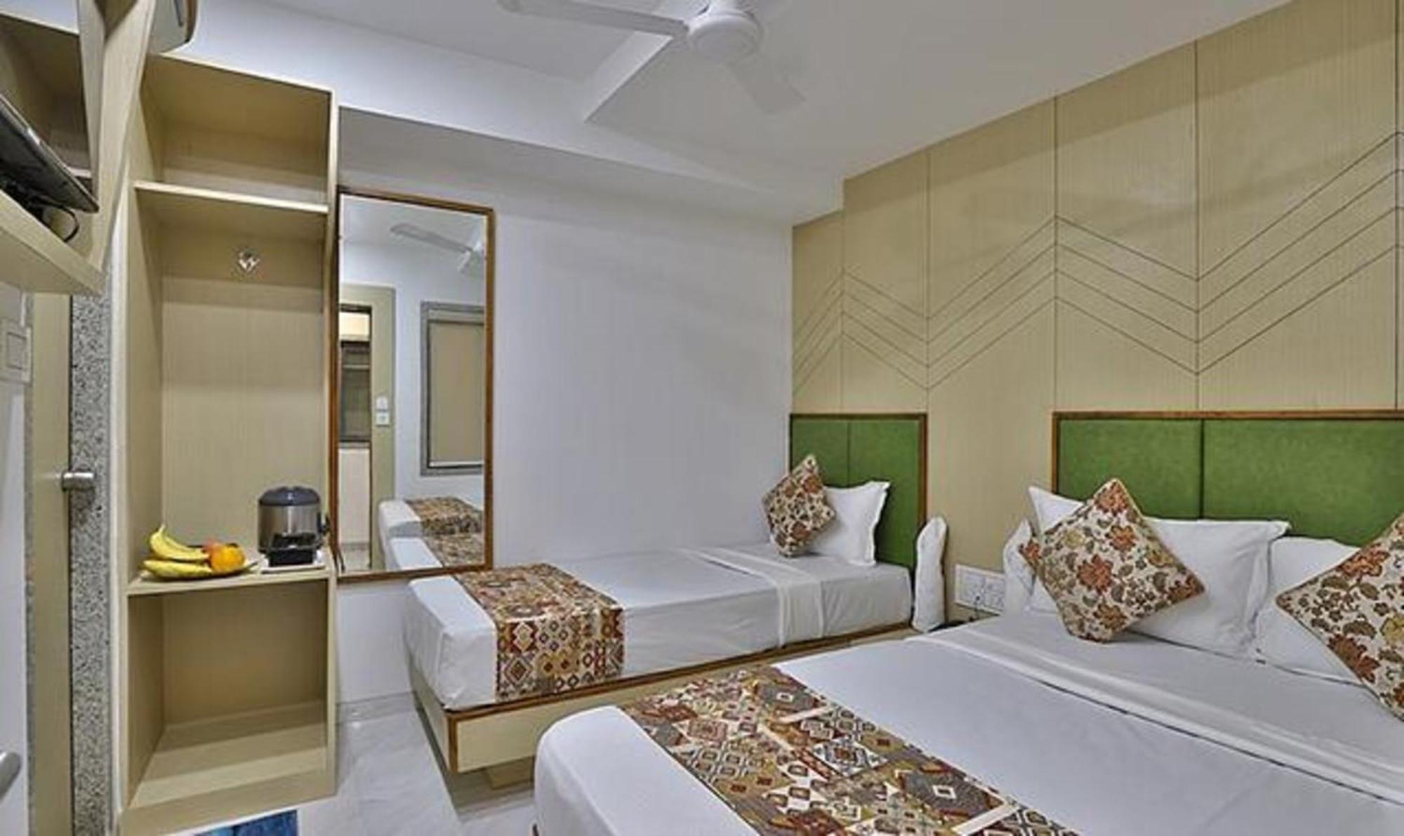 Fabhotel Prime Legend 수라트 외부 사진