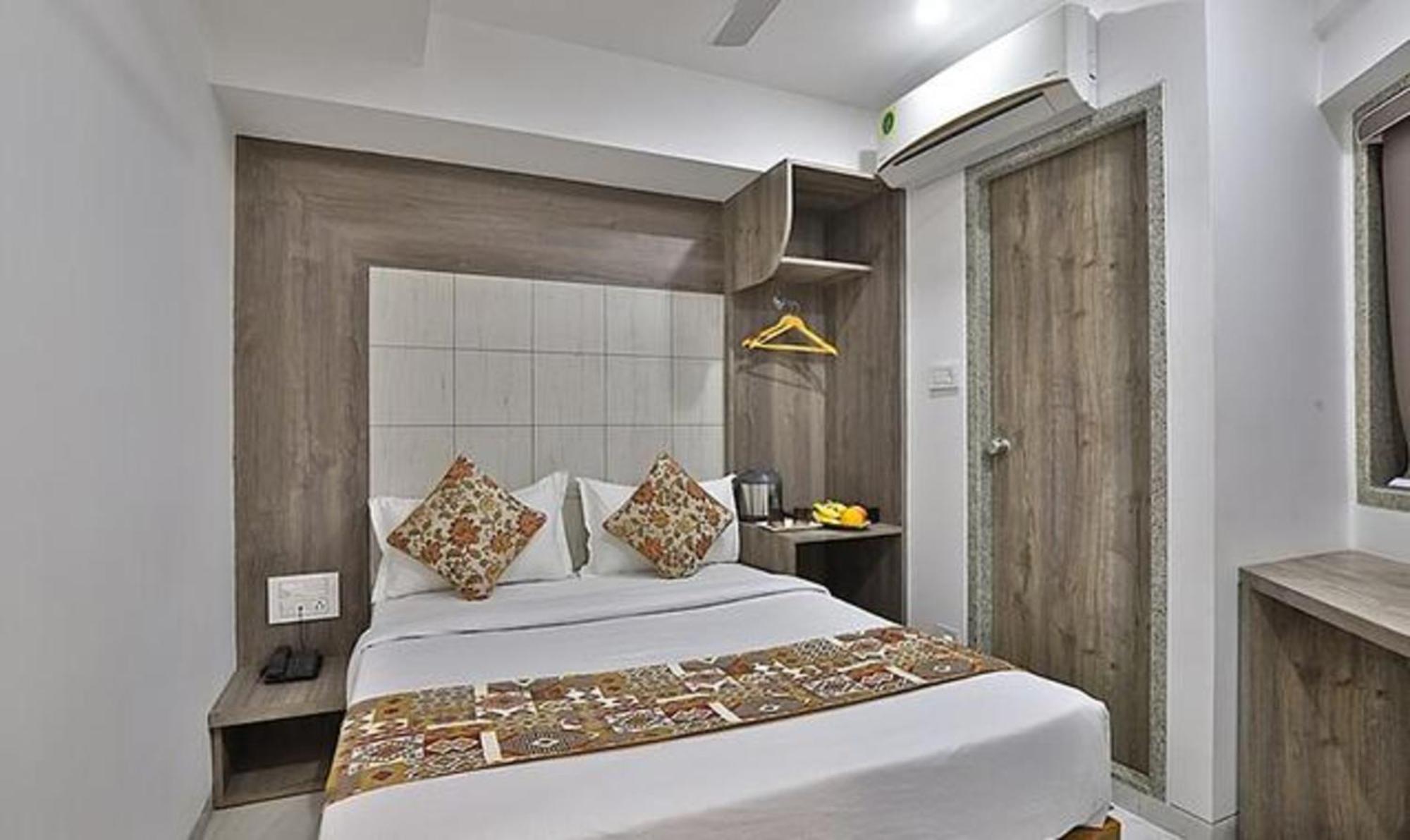Fabhotel Prime Legend 수라트 외부 사진