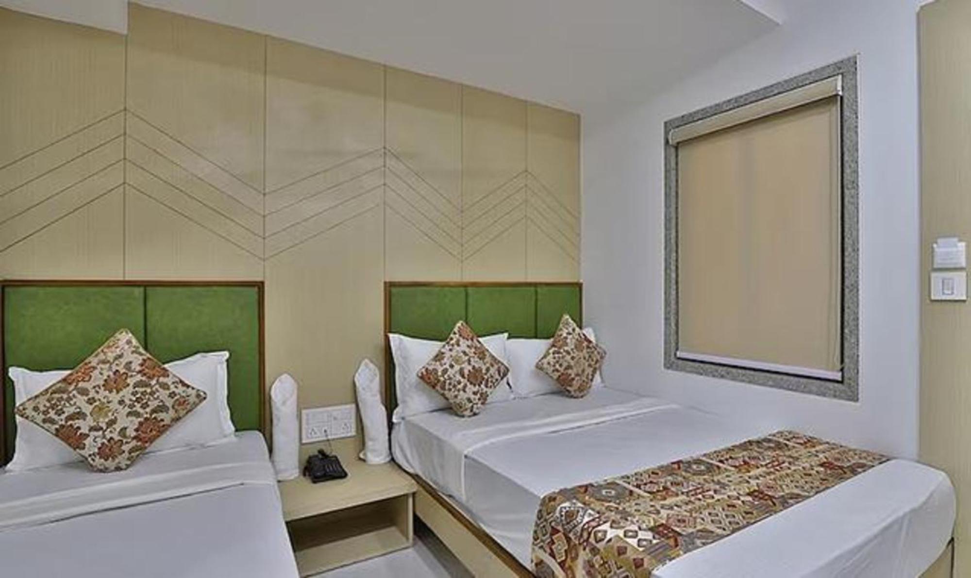 Fabhotel Prime Legend 수라트 외부 사진