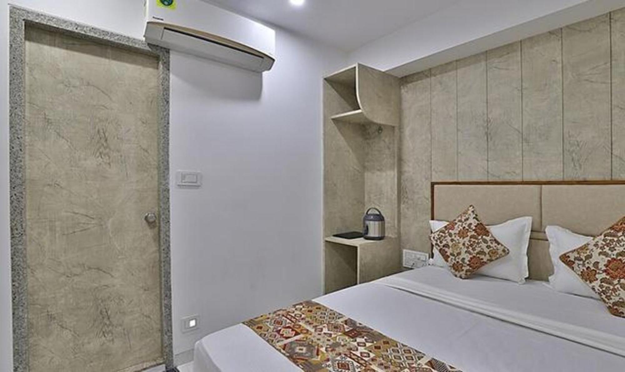 Fabhotel Prime Legend 수라트 외부 사진
